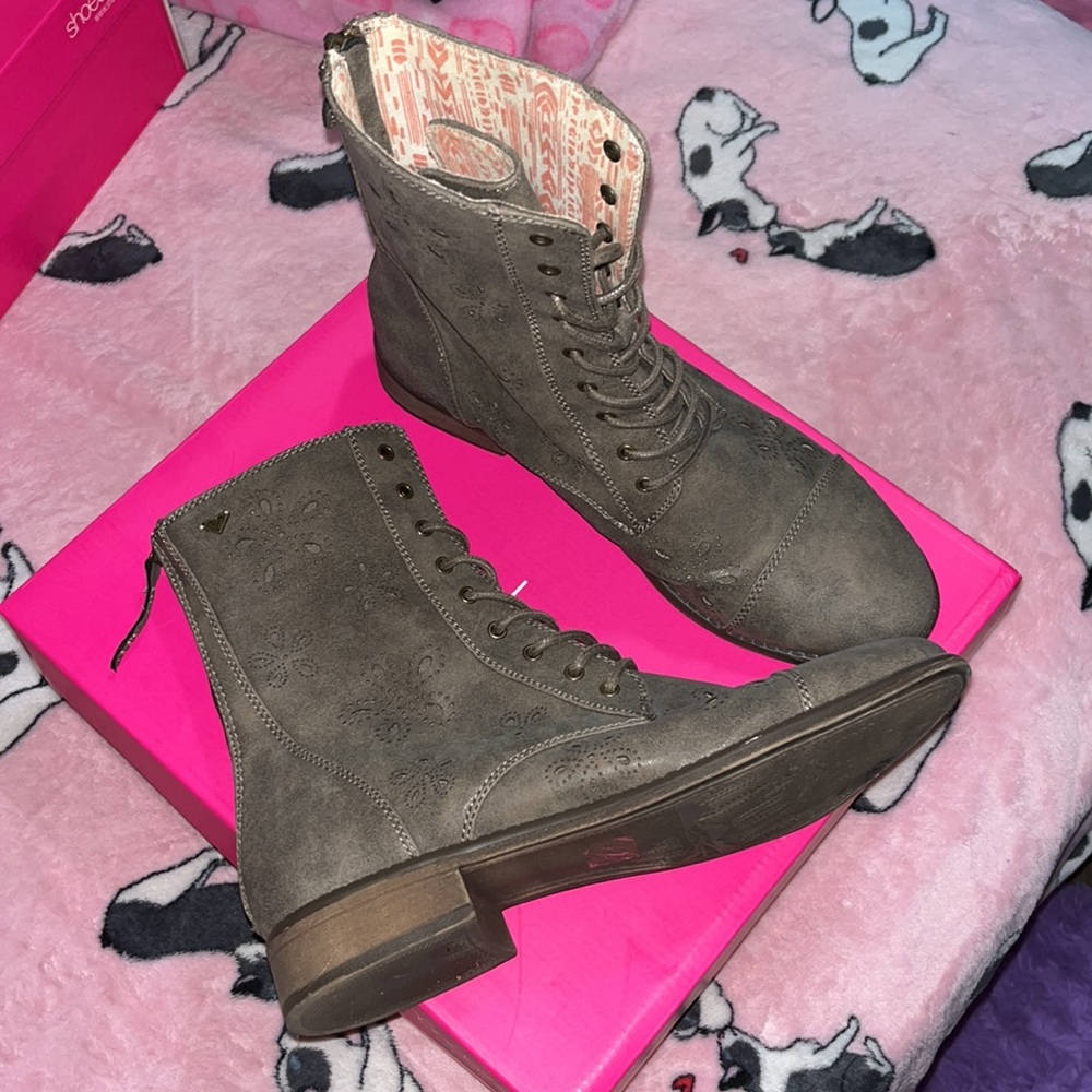 Booties - Picture 3 of 4